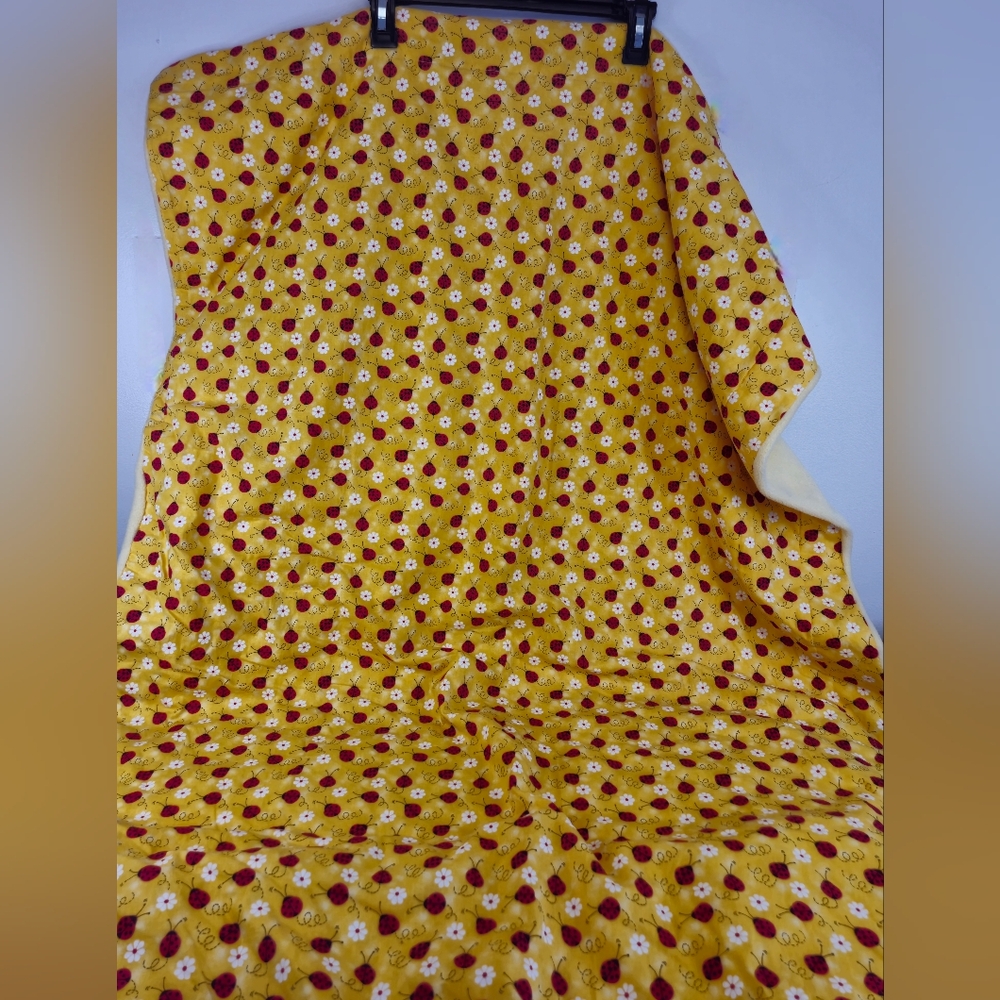 Vintage Handmade Yellow Crib Baby Blanket Cotton Blend Ladybugs Pattern 48"×37"